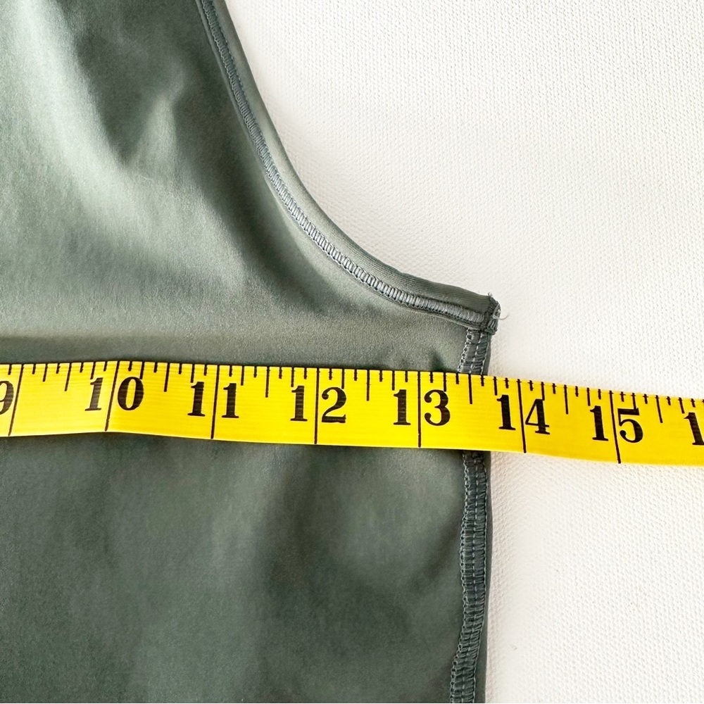Everlane The Perform Tank Top Pine Green XS Women's - Picture 5 of 7